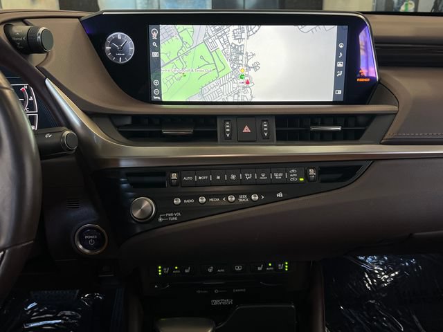 Used 2021 Lexus ES 300h w/ Accessory Package FWD image 36