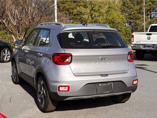 Used 2025 Hyundai Venue SEL image 5