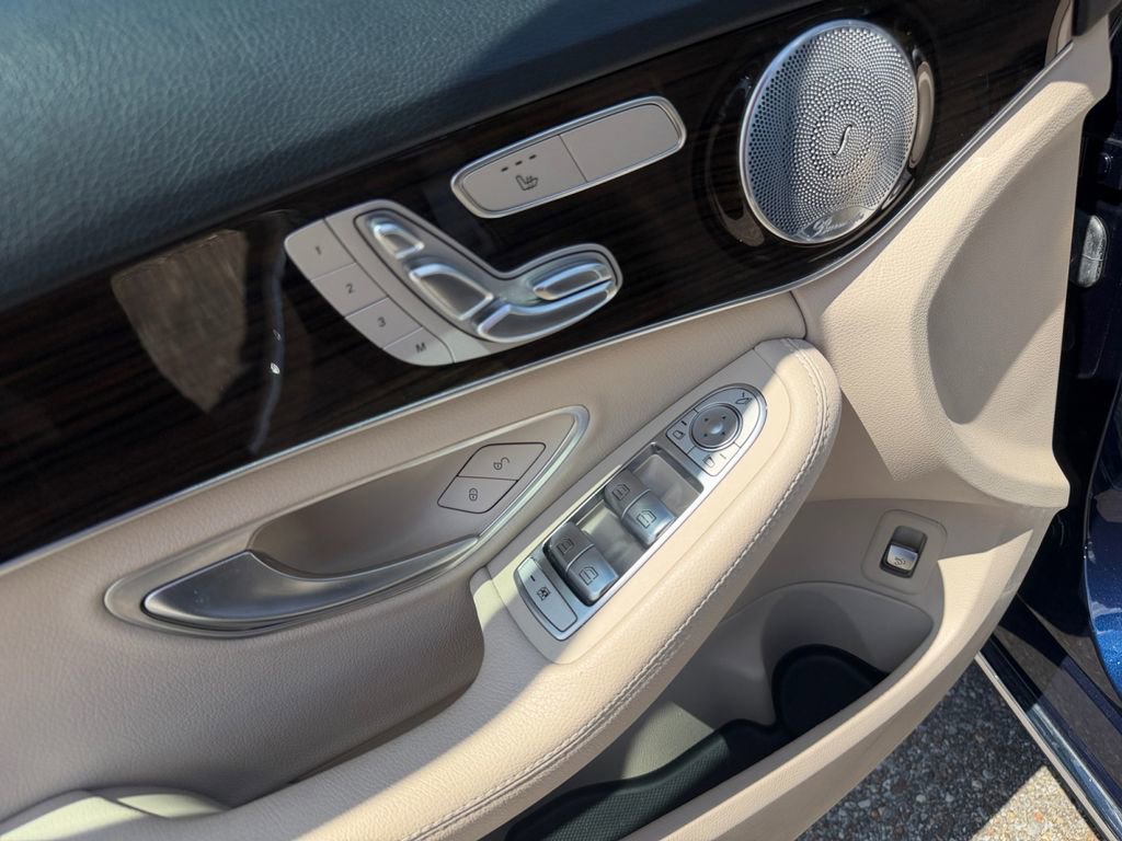 Used 2021 Mercedes-Benz C 300 Sedan image 24