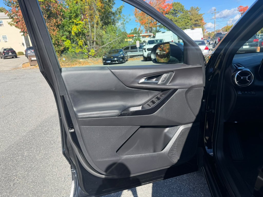 Used 2026 Chevrolet Equinox LT AWD/4WD image 11