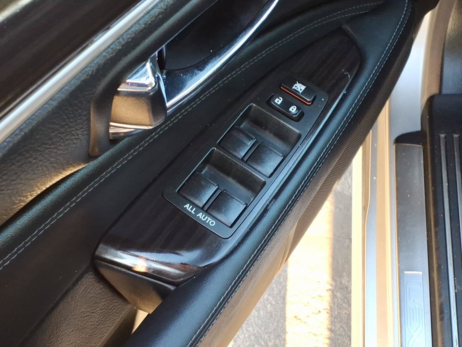 Used 2013 Lexus LS 460 L w/ All-Weather Pkg RWD image 13