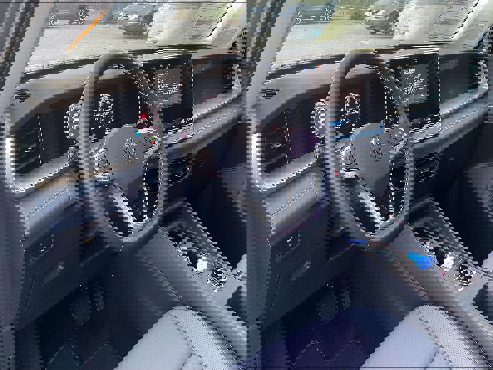 New 2026 Volkswagen Tiguan SE image 9