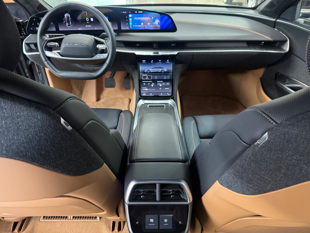 Used 2024 Lucid Air Touring image 10