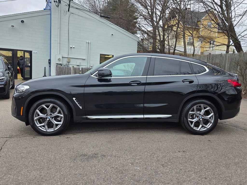 Used 2025 BMW X4 xDrive30i image 3
