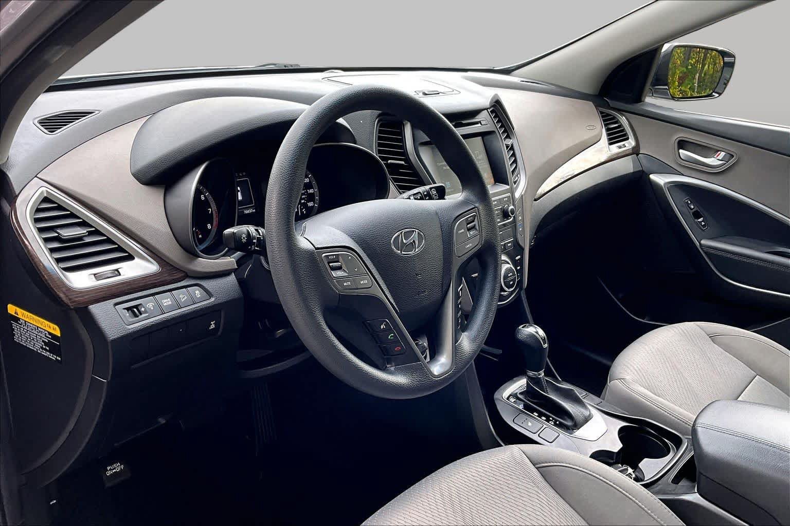 Used 2018 Hyundai Santa Fe Sport w/ 2.4L Value Package 02 AWD/4WD image 16