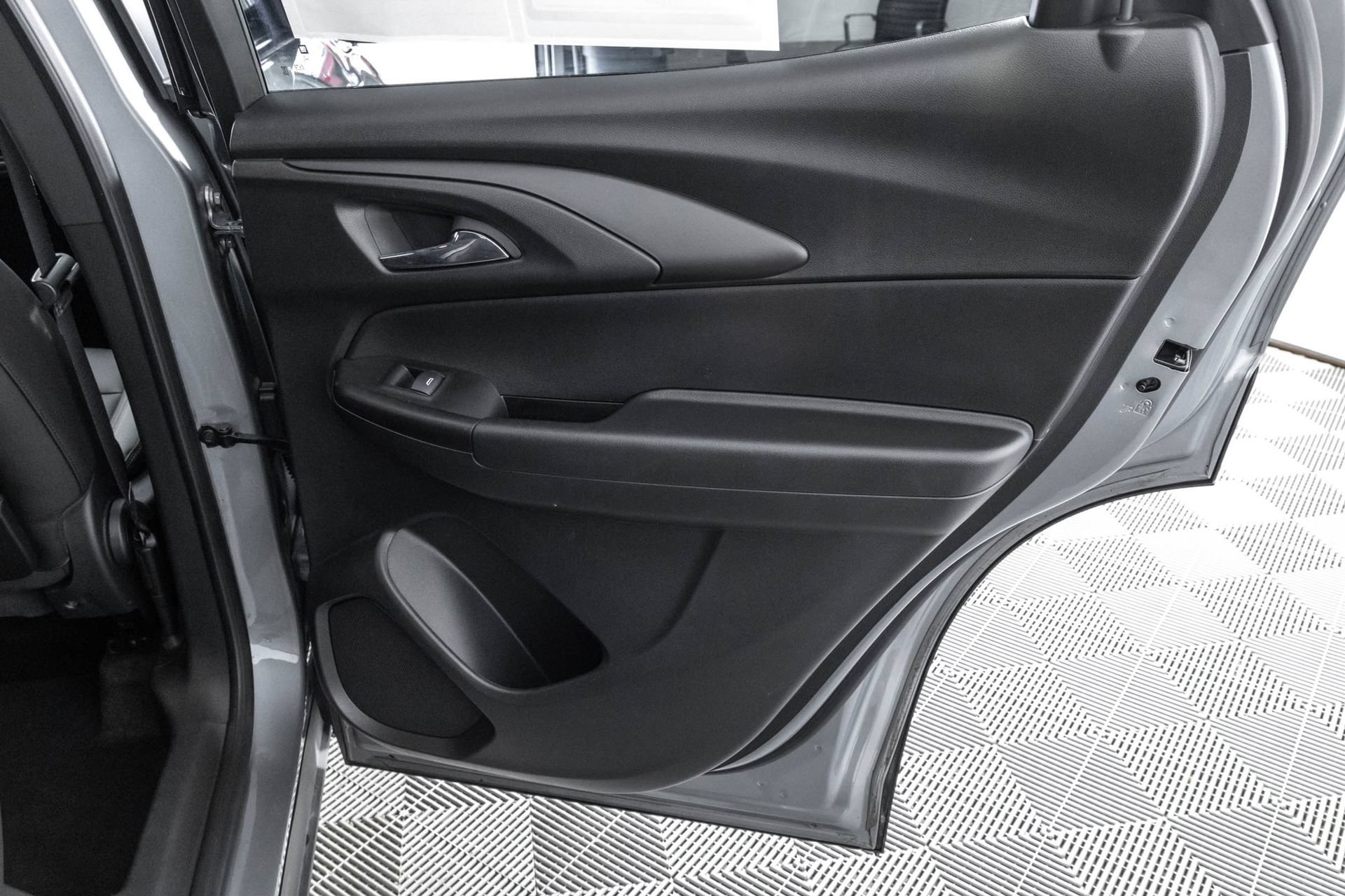 Used 2023 Chevrolet TrailBlazer ACTIV w/ Convenience Package FWD image 39