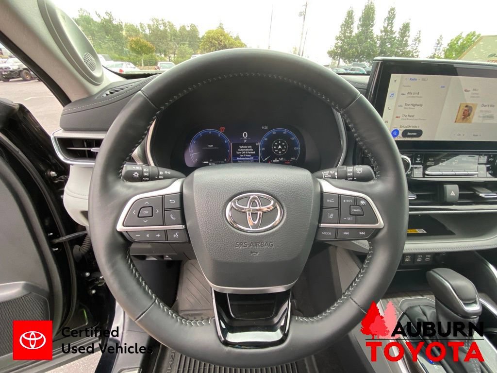 Certified 2024 Toyota Highlander Platinum AWD/4WD image 44