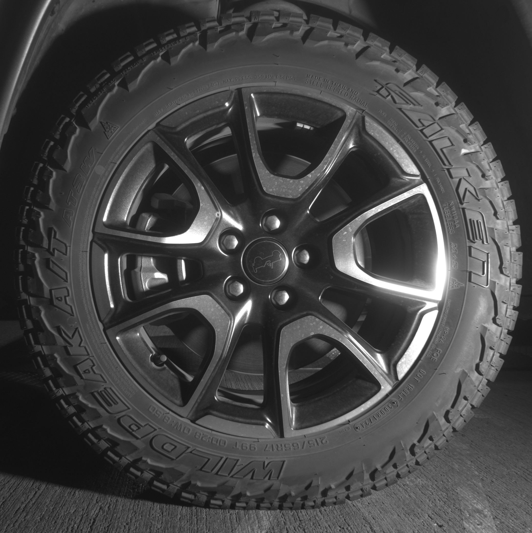 Used 2025 Jeep Compass Trailhawk image 12