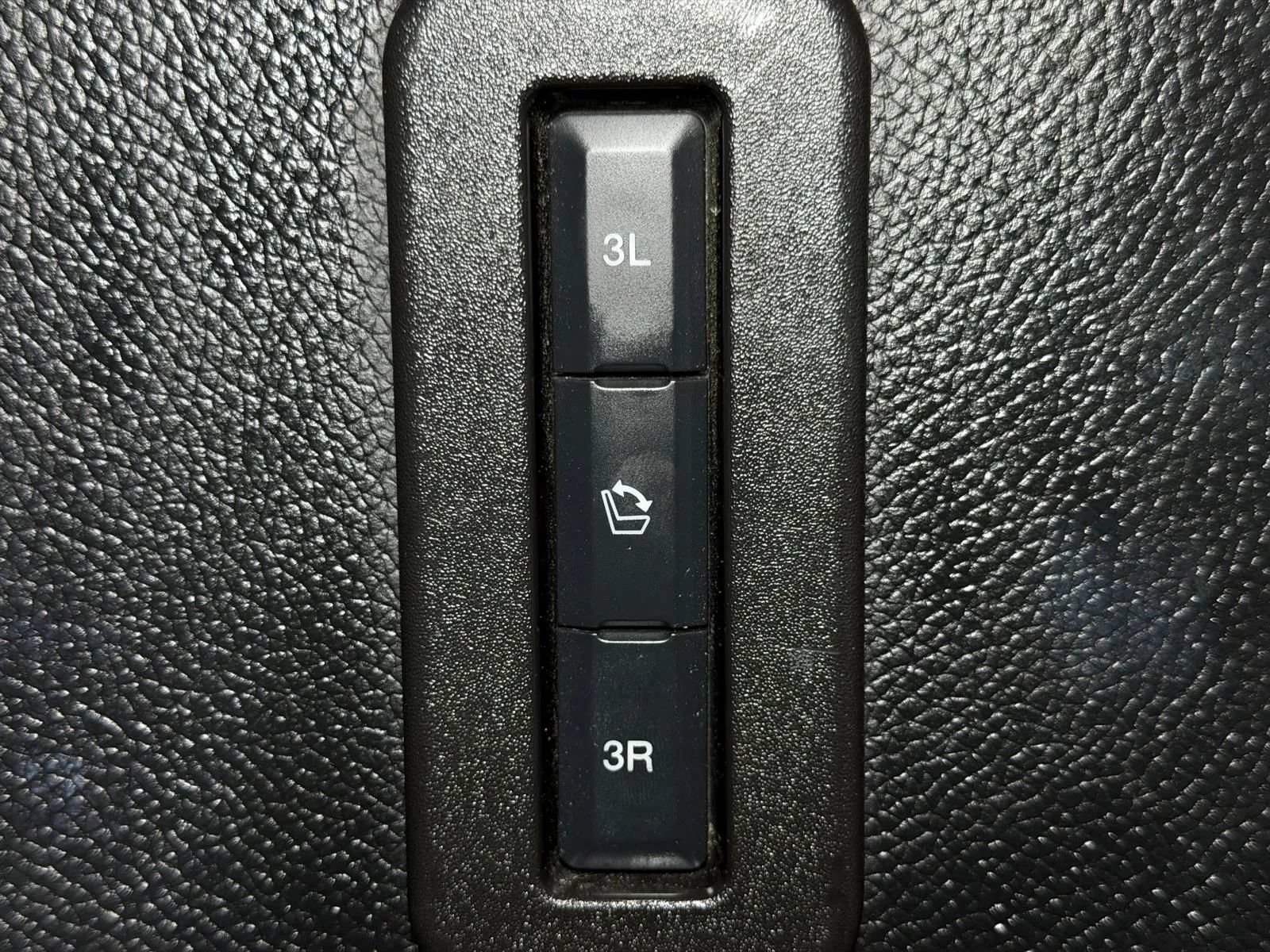 Used 2017 Lincoln Navigator Select AWD/4WD image 14
