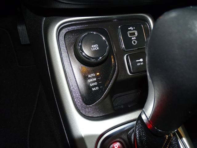 Used 2020 Jeep Compass Latitude w/ Cold Weather Group image 11