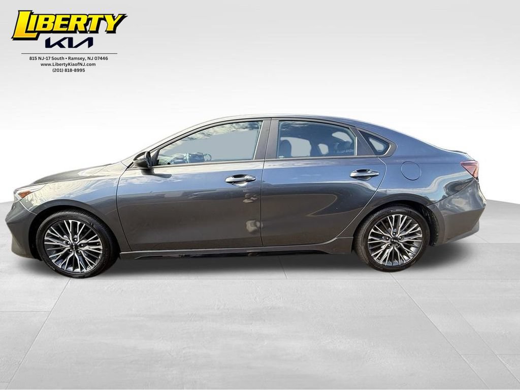 Used 2023 Kia Forte GT-Line w/ GT-Line Premium Package FWD image 4