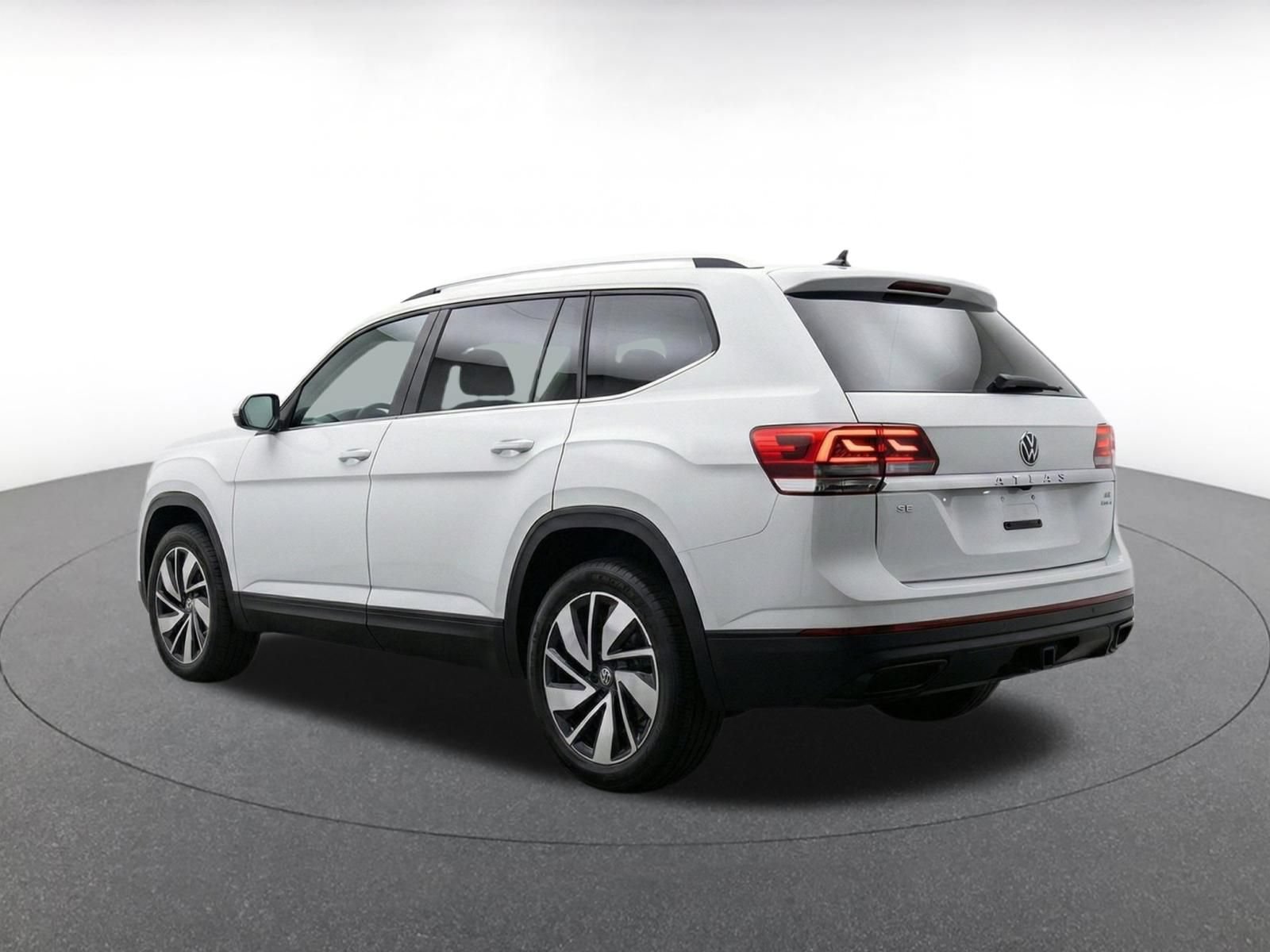Used 2026 Volkswagen Atlas SE FWD image 7