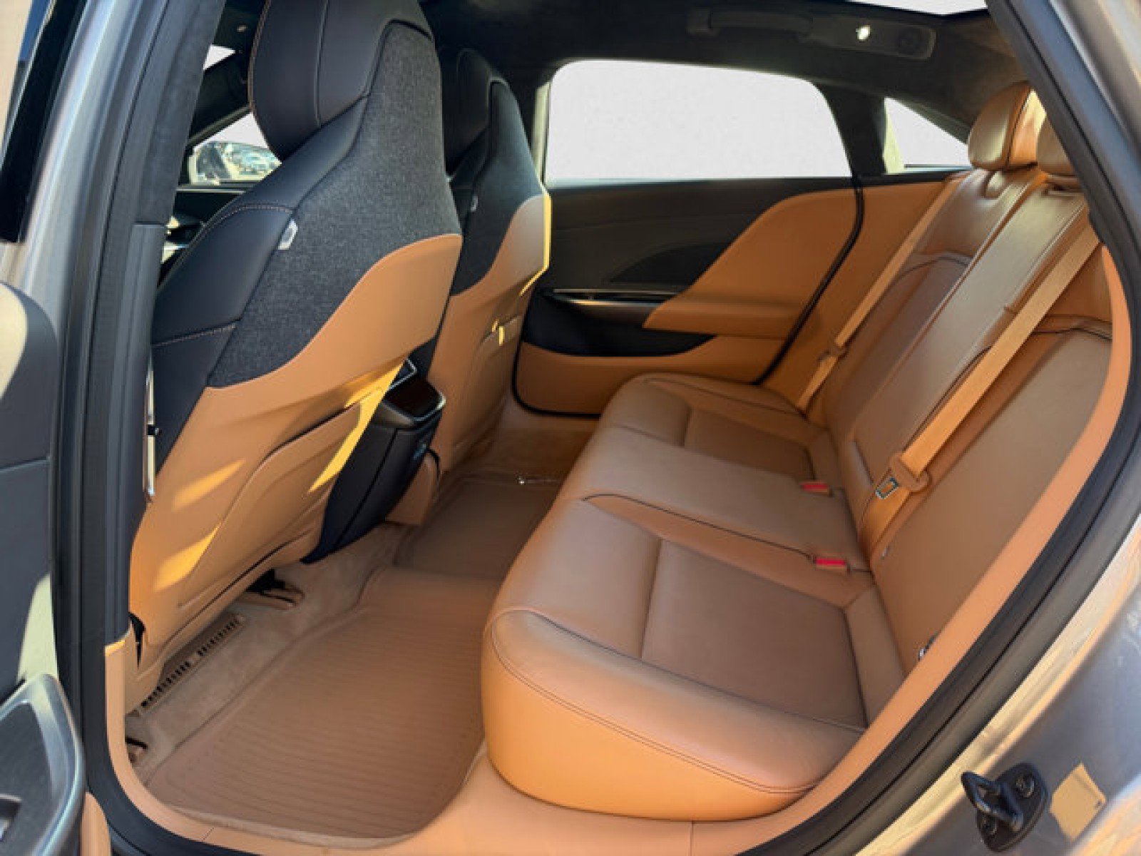 Used 2024 Lucid Air Touring image 18