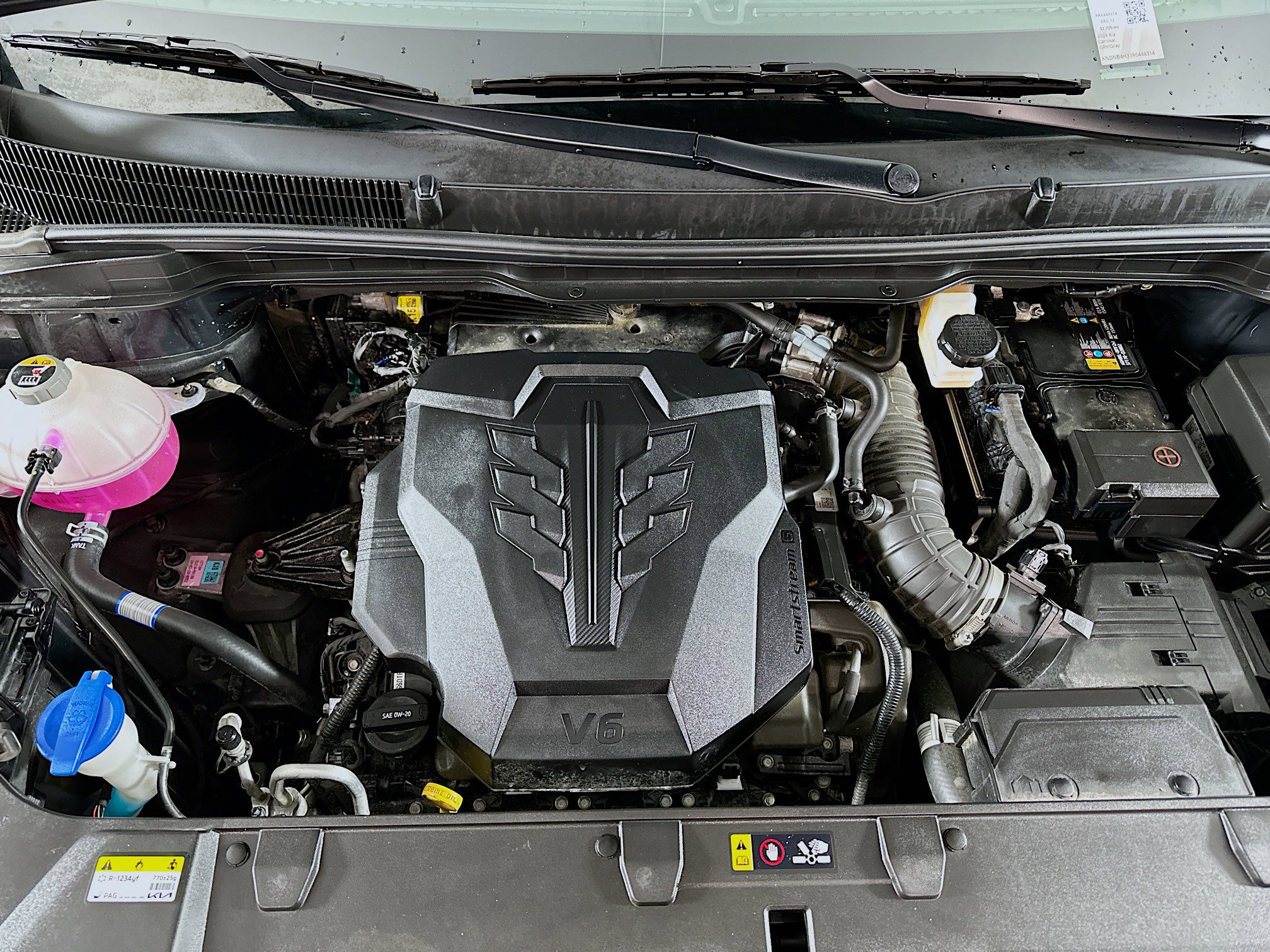 Used 2024 Kia Carnival LX image 32