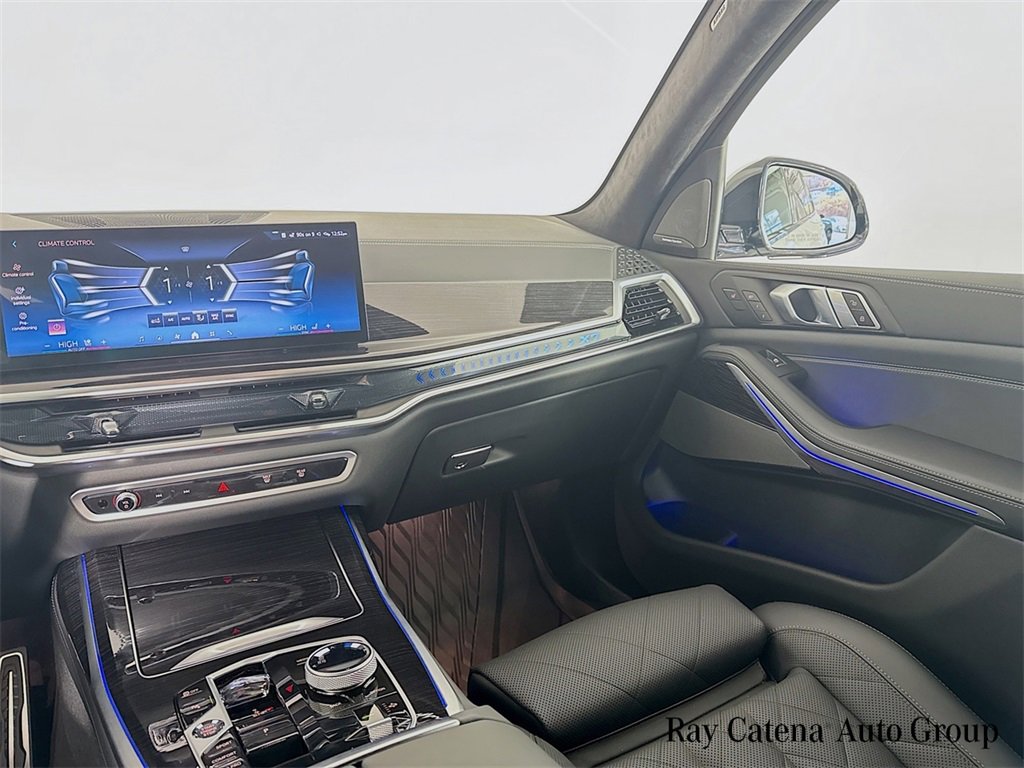 Used 2026 BMW X7 xDrive40i w/ Executive Package image 25