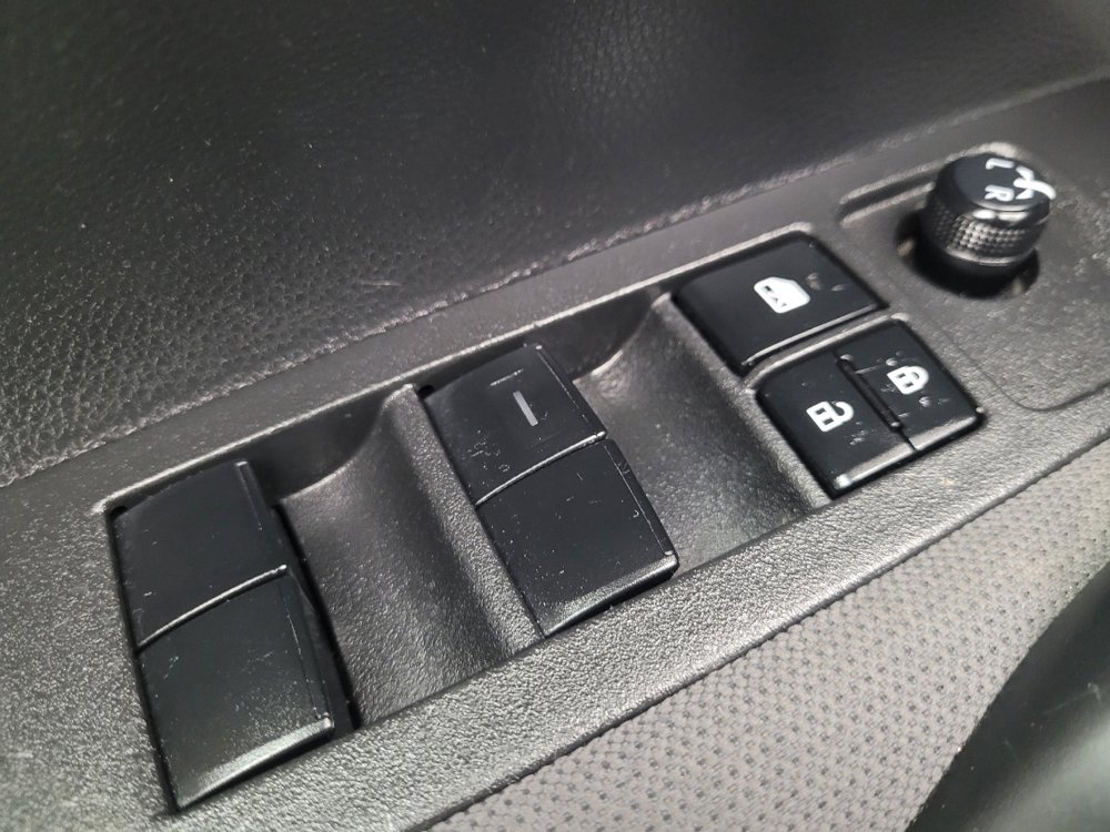 Used 2021 Toyota Corolla LE FWD image 27