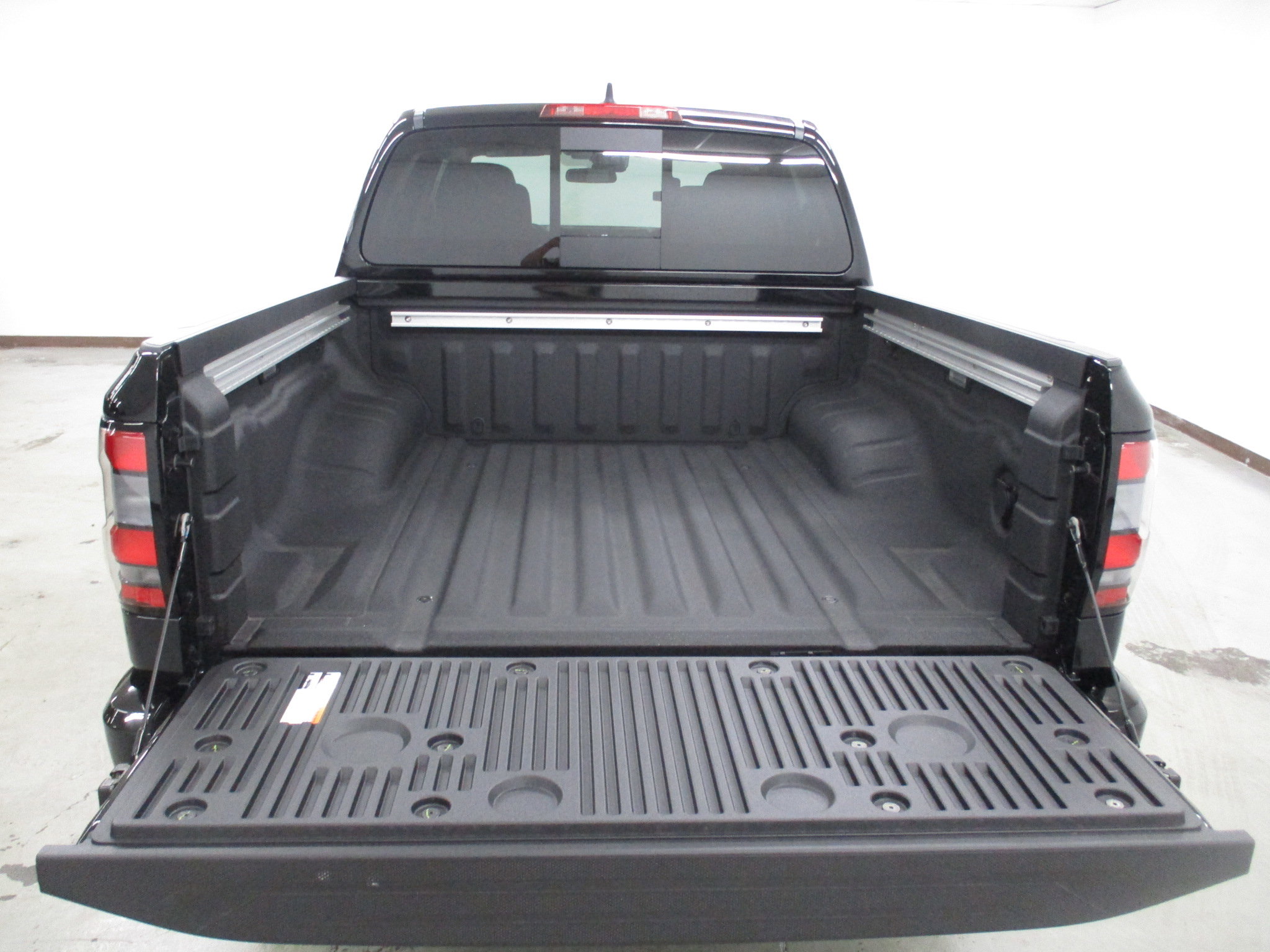 New 2026 Nissan Frontier SV w/ SV Convenience Package AWD/4WD image 10