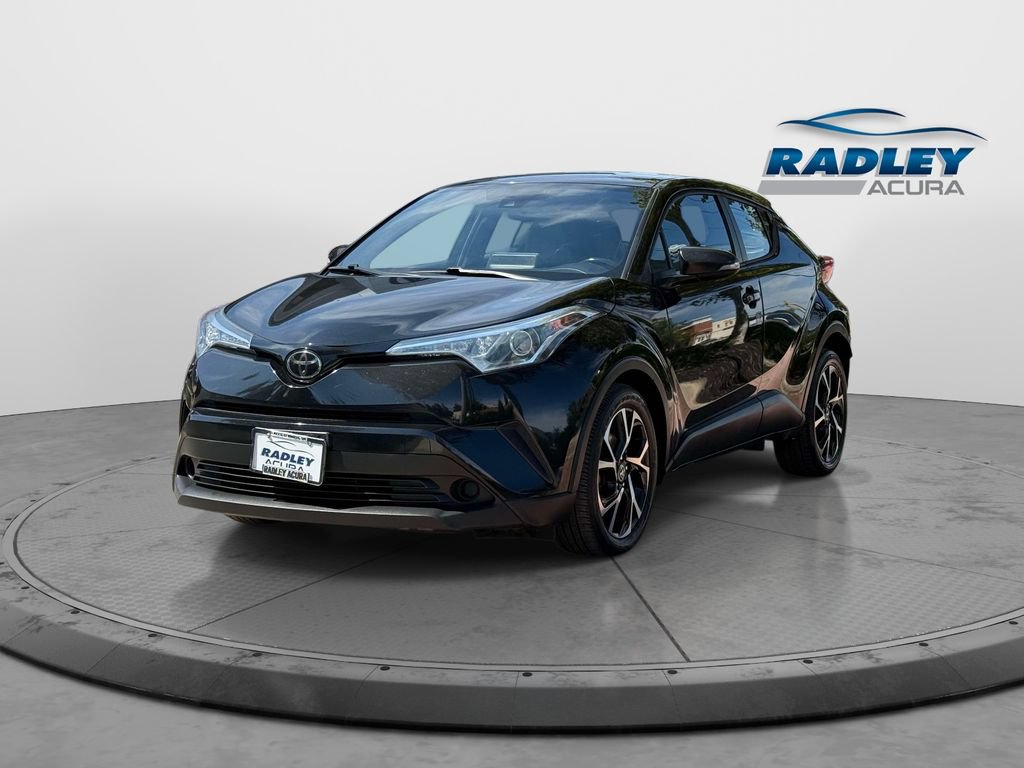 Used 2019 Toyota C-HR XLE FWD image 3