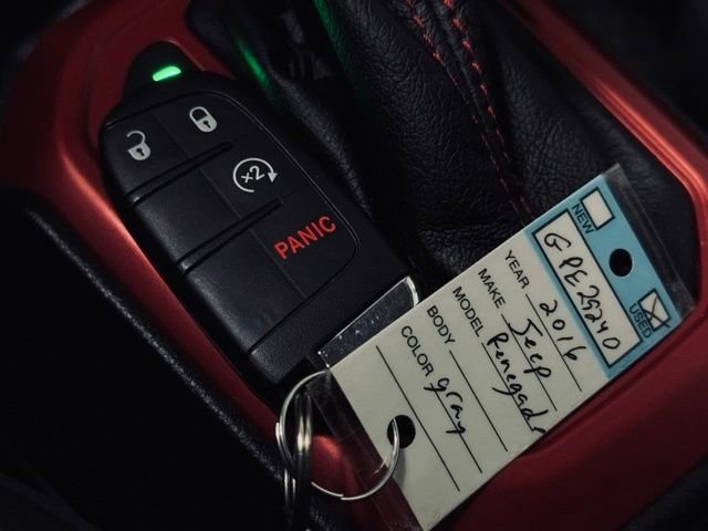 Used 2016 Jeep Renegade Trailhawk w/ Premium Trailhawk Package image 36