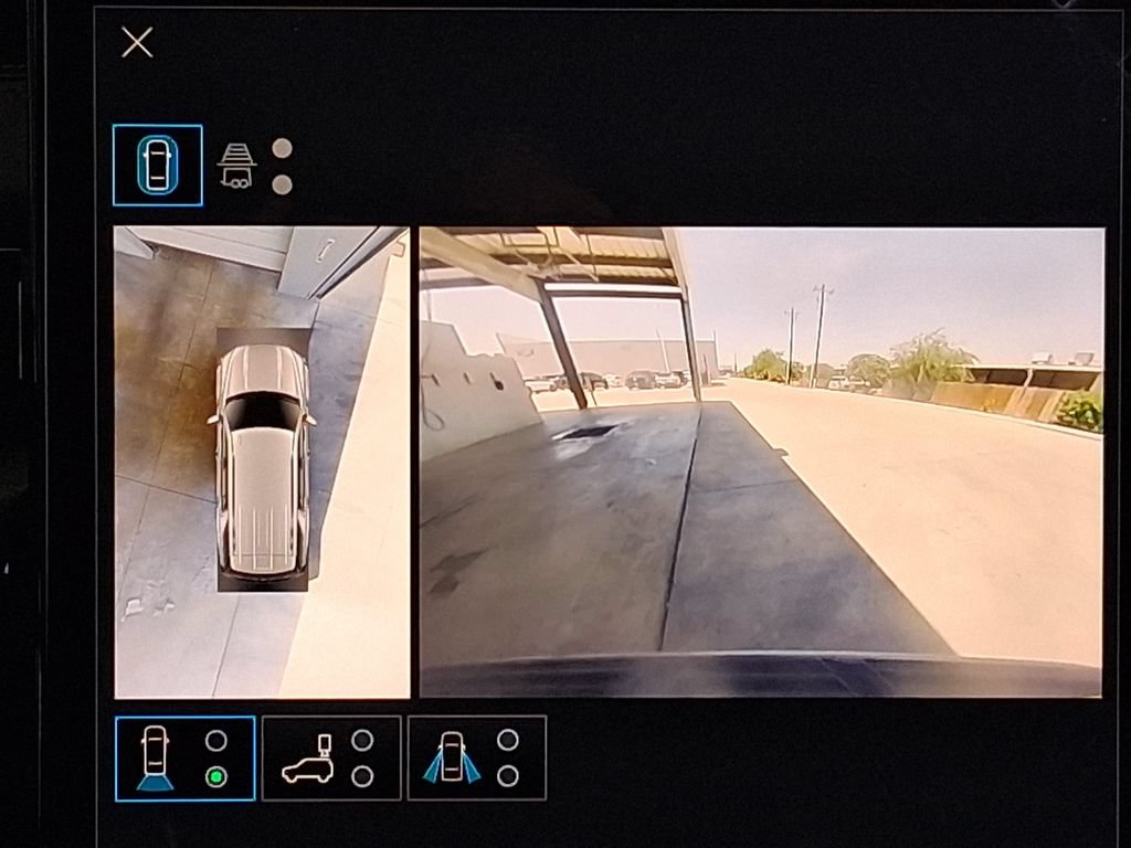 Used 2025 GMC Yukon AT4 AWD/4WD image 15