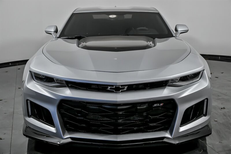 Used 2019 Chevrolet Camaro ZL1 RWD image 4