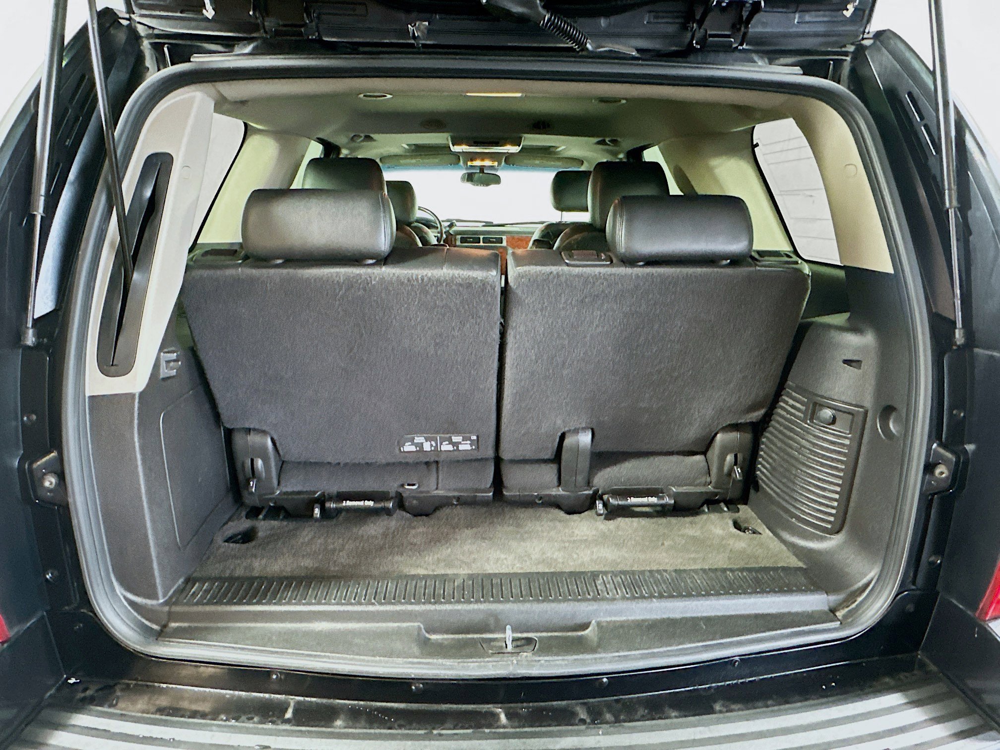 Used 2013 Chevrolet Tahoe LTZ image 28