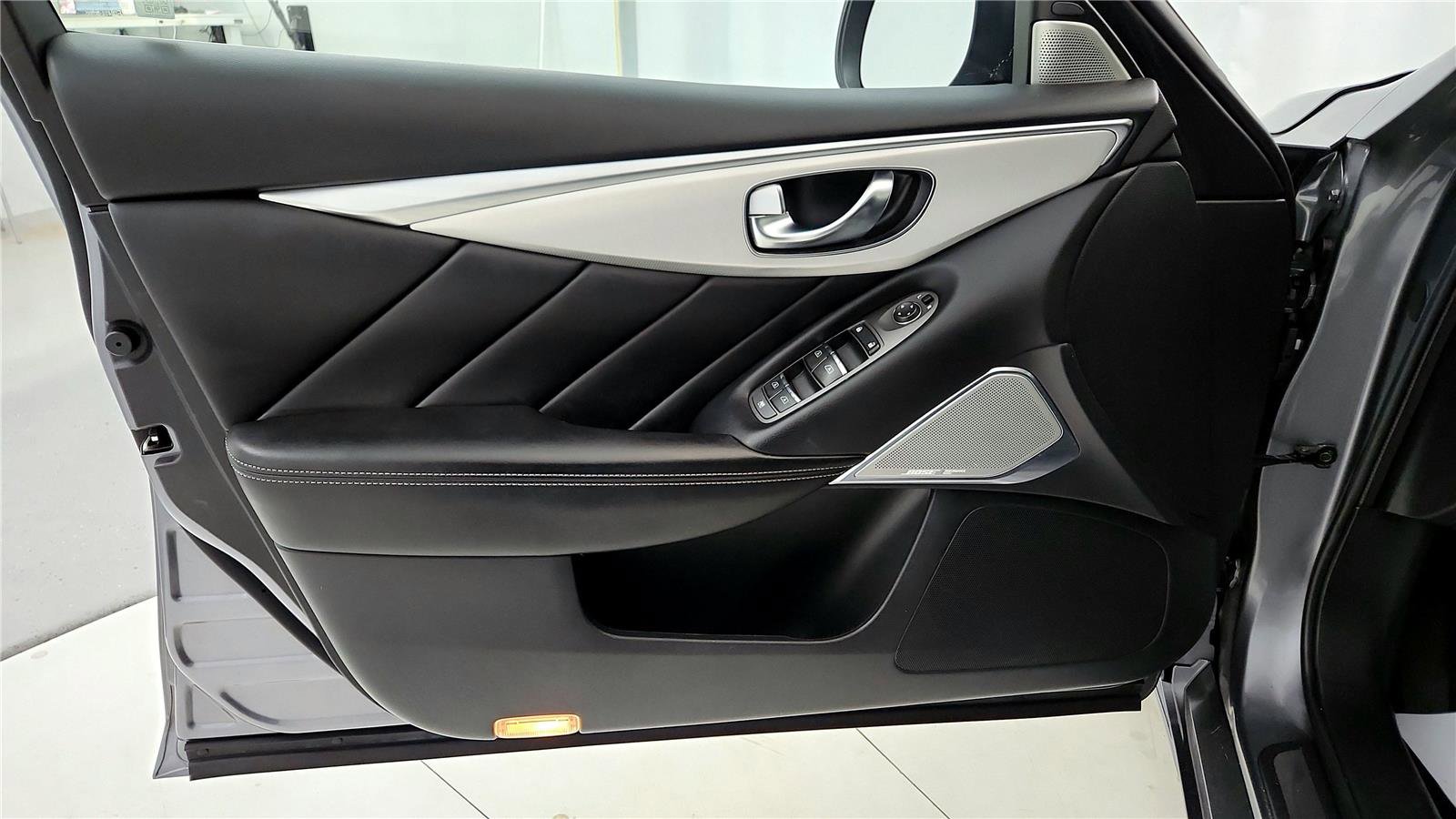 Used 2021 INFINITI Q50 Luxe w/ Seat & Sound Package image 23