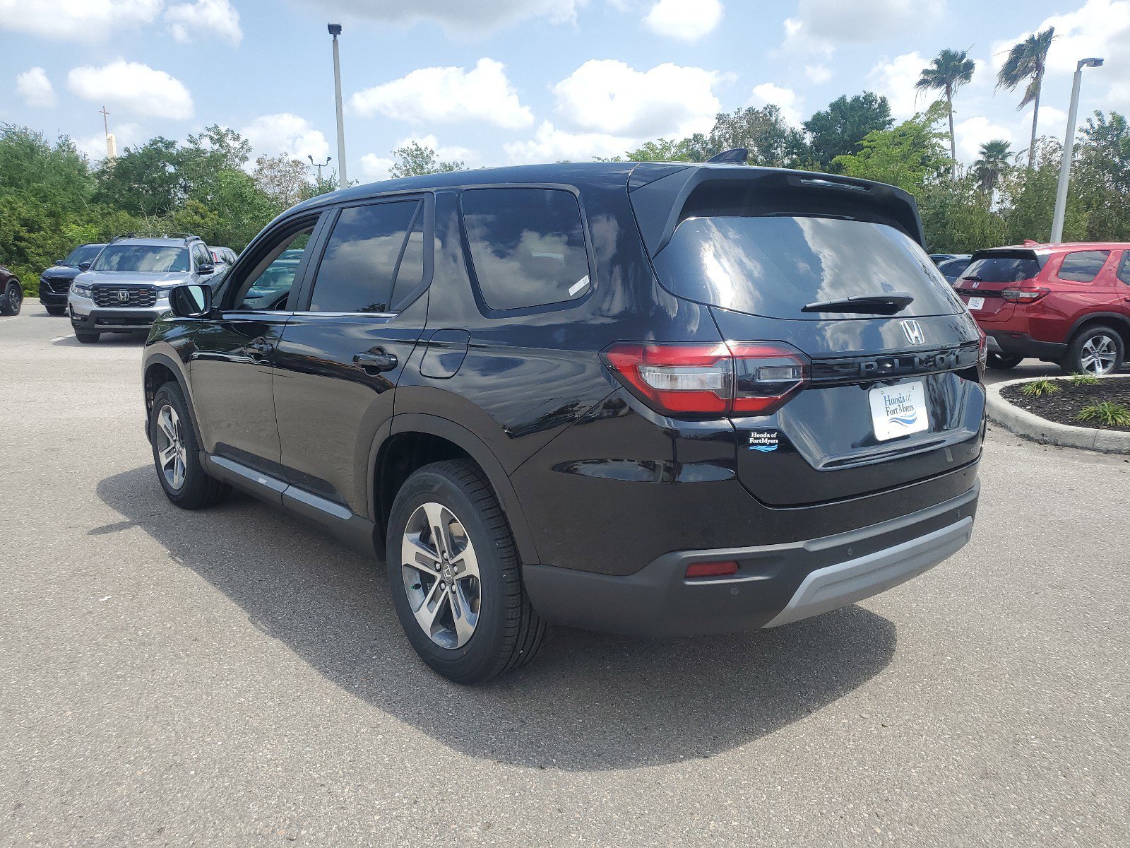 New 2025 Honda Pilot EX-L image 6