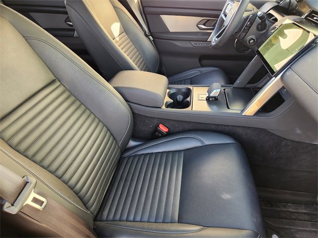 Used 2024 Land Rover Discovery Sport Dynamic SE image 14