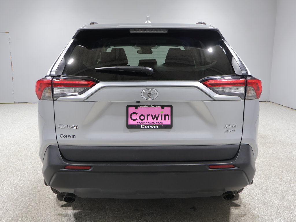 Used 2025 Toyota RAV4 XLE AWD/4WD image 3