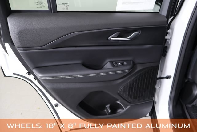 Used 2025 Jeep Grand Cherokee Laredo X RWD image 15