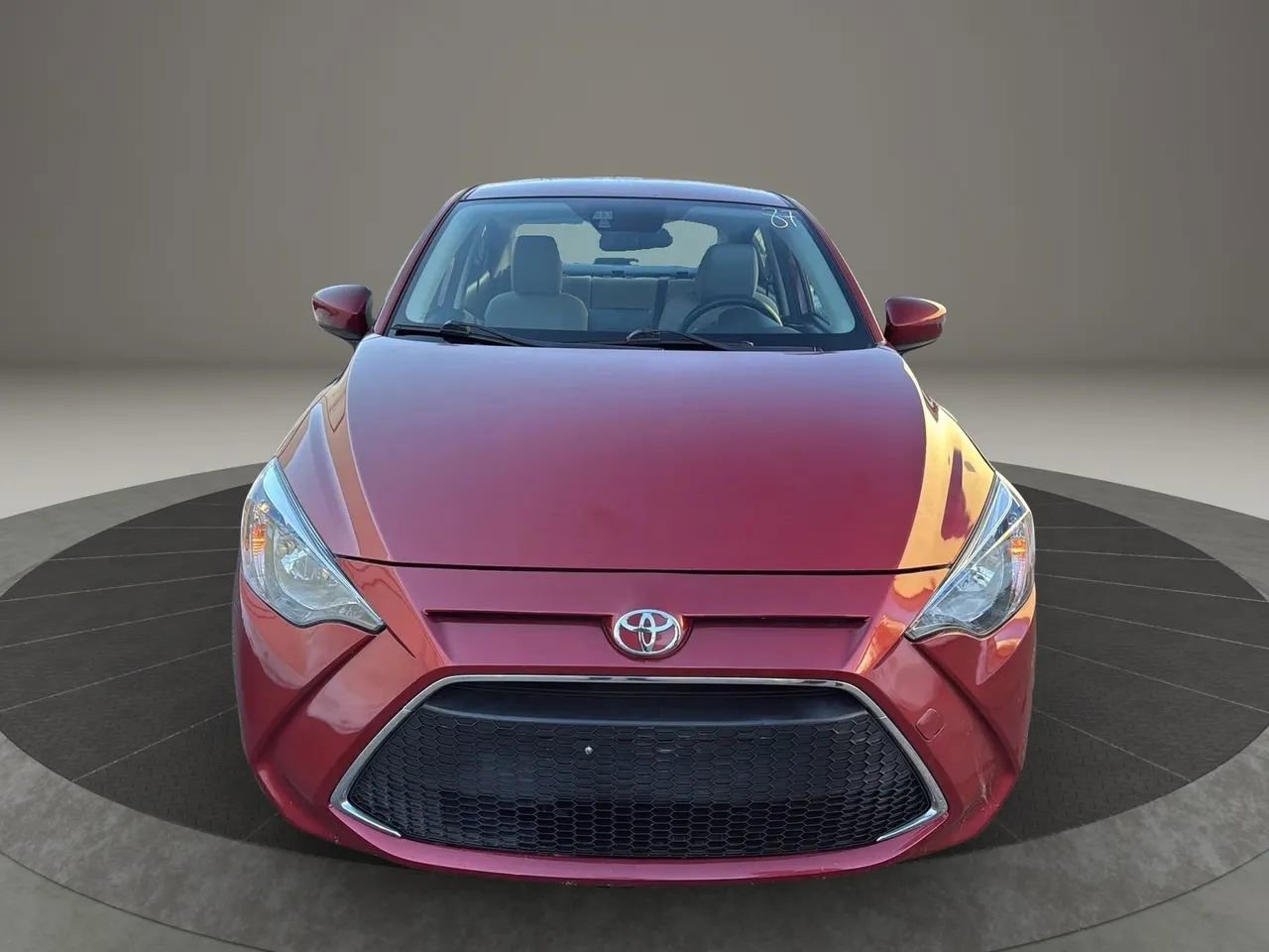 Used 2019 Toyota Yaris L FWD image 2