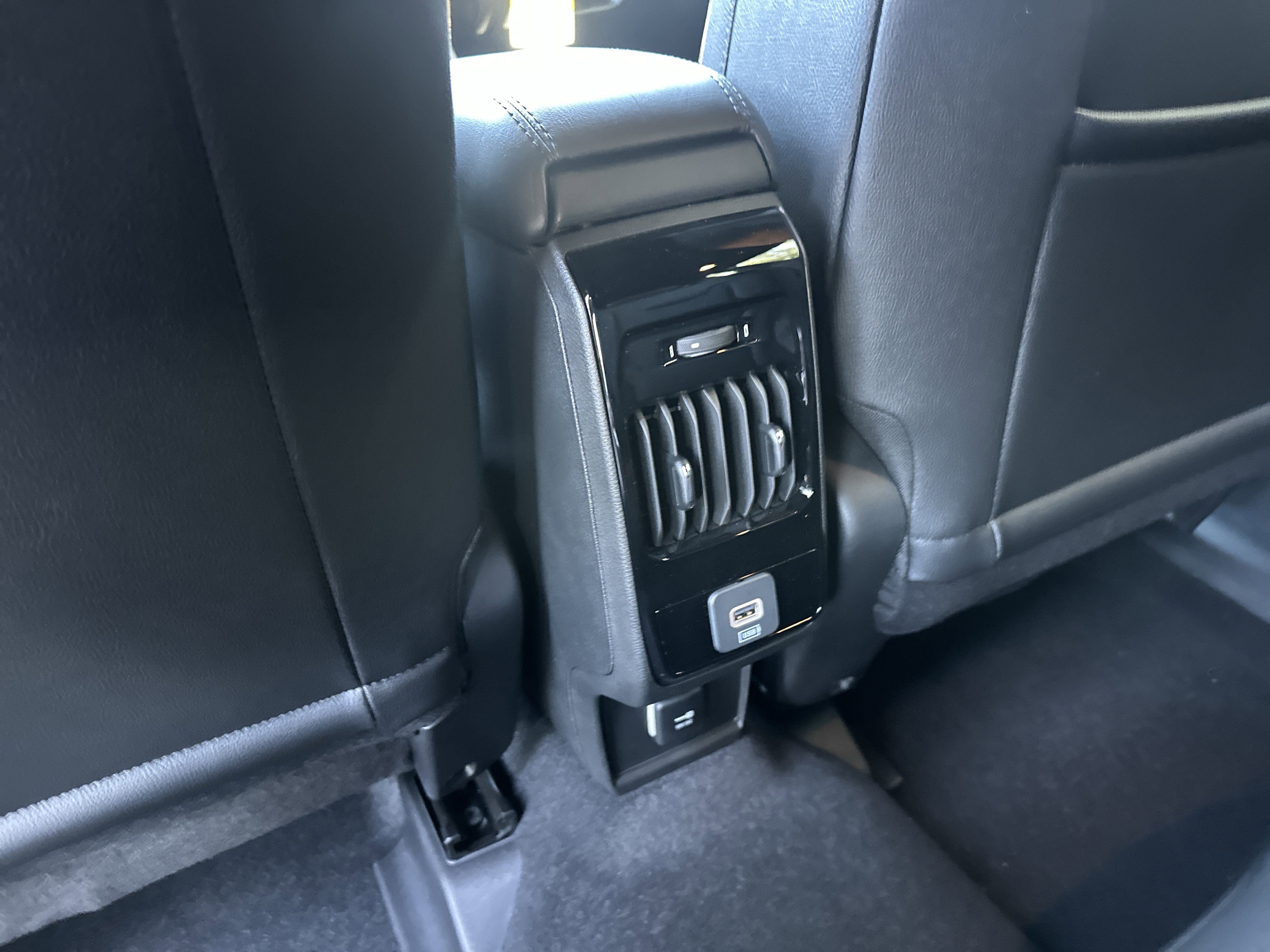 New 2026 Jeep Compass Limited image 32