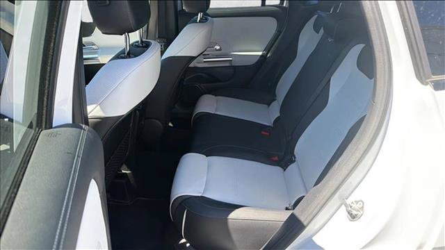 Used 2022 Mercedes-Benz GLA 250 4MATIC image 13