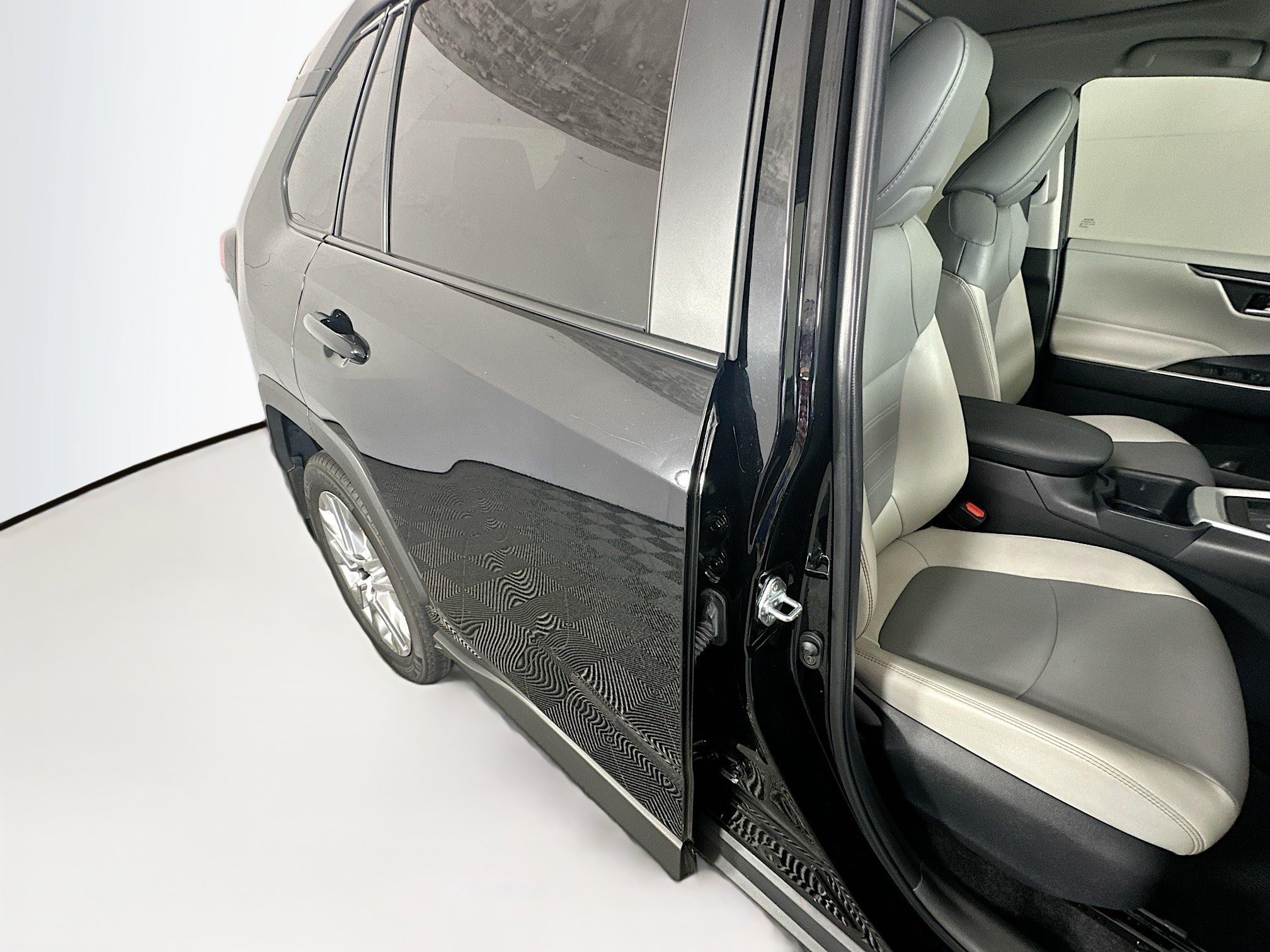 Certified 2025 Toyota RAV4 XLE Premium FWD image 28