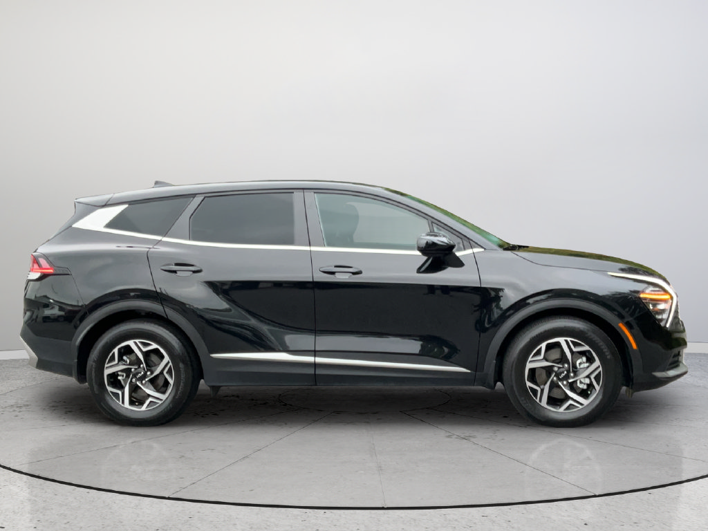 Used 2024 Kia Sportage LX FWD image 5