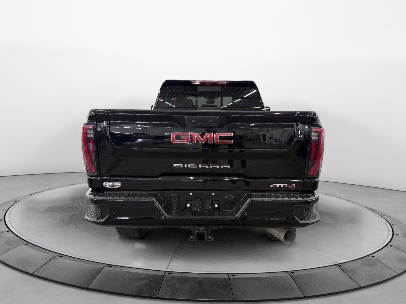 Used 2025 GMC Sierra 2500 AT4 w/ AT4 Premium Plus Package AWD/4WD image 6