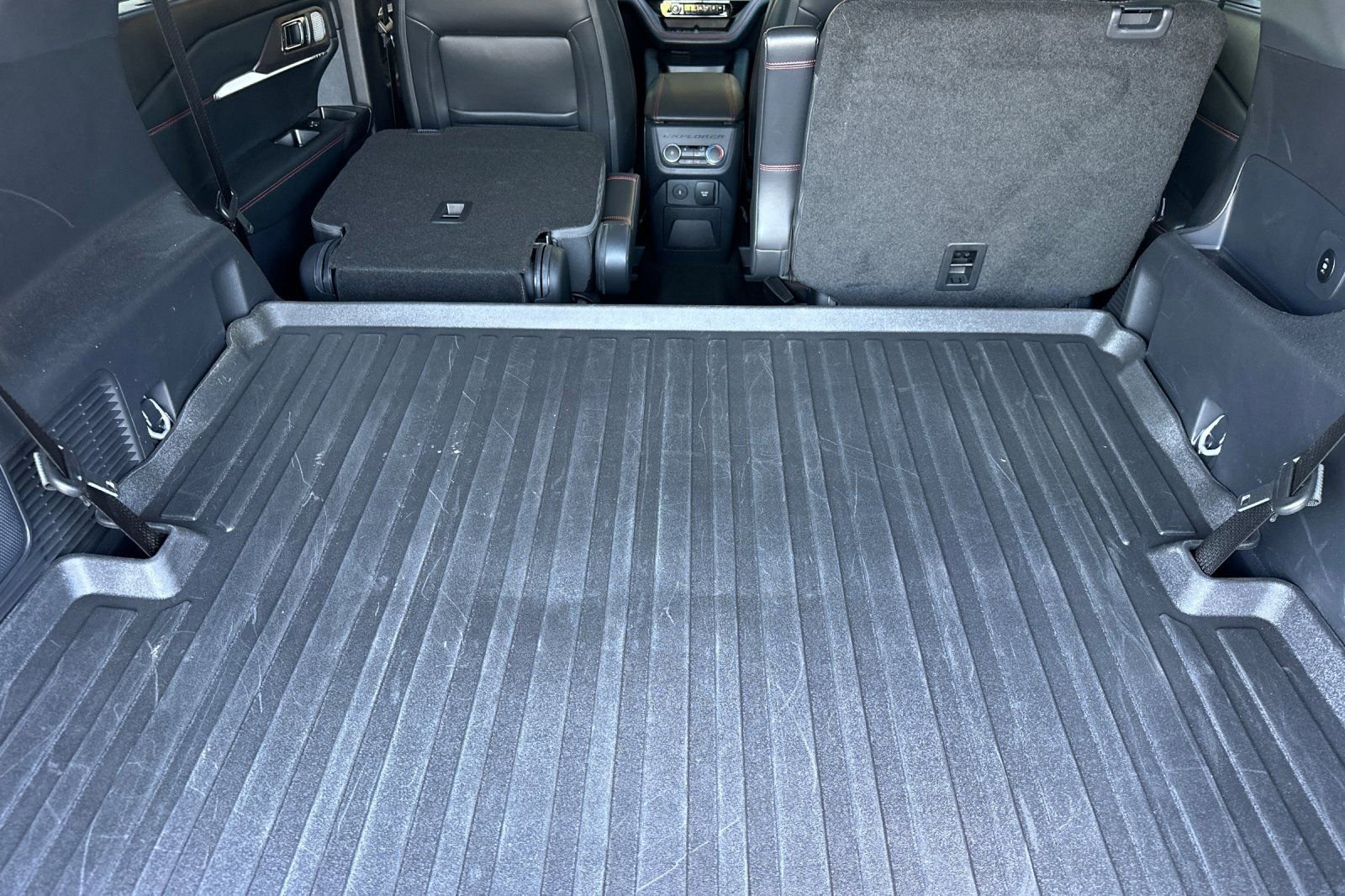 Used 2025 Ford Explorer ST image 13