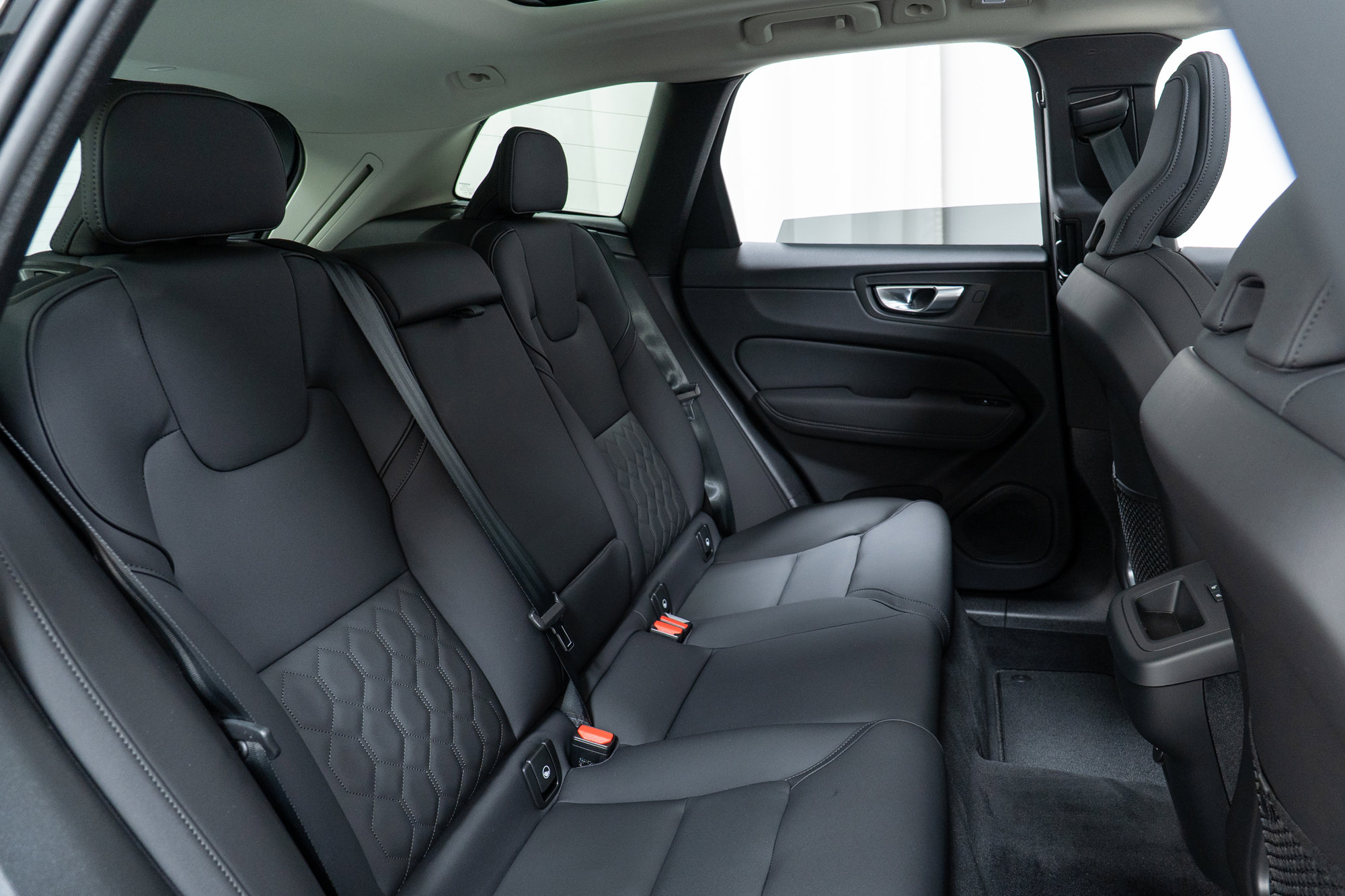 New 2026 Volvo XC60 B5 Plus w/ Protection Package Premier image 24