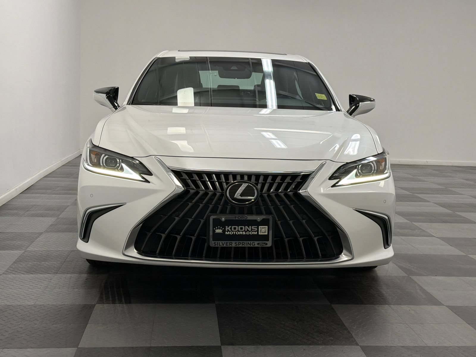 Used 2023 Lexus ES 250 w/ Premium Package AWD/4WD image 3