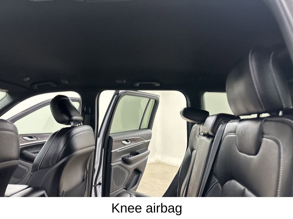 Used 2025 Jeep Grand Cherokee Limited image 30