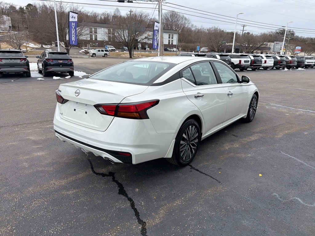 Used 2025 Nissan Altima 2.5 SV w/ SV Premium Package image 5