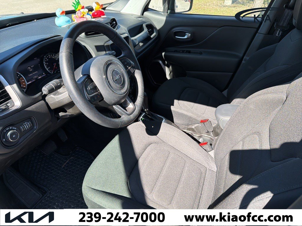 Used 2022 Jeep Renegade Latitude w/ Convenience Group image 3