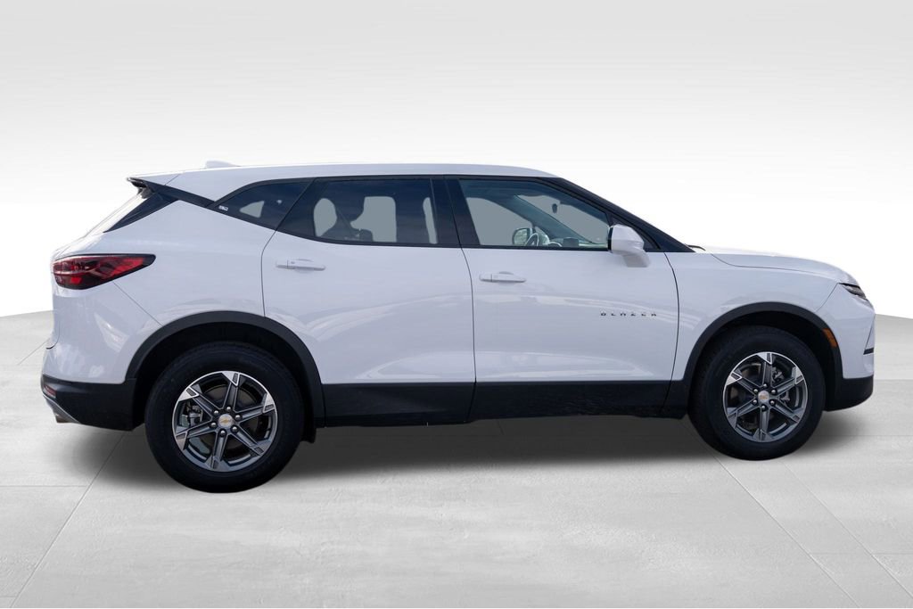 Used 2025 Chevrolet Blazer LT image 8
