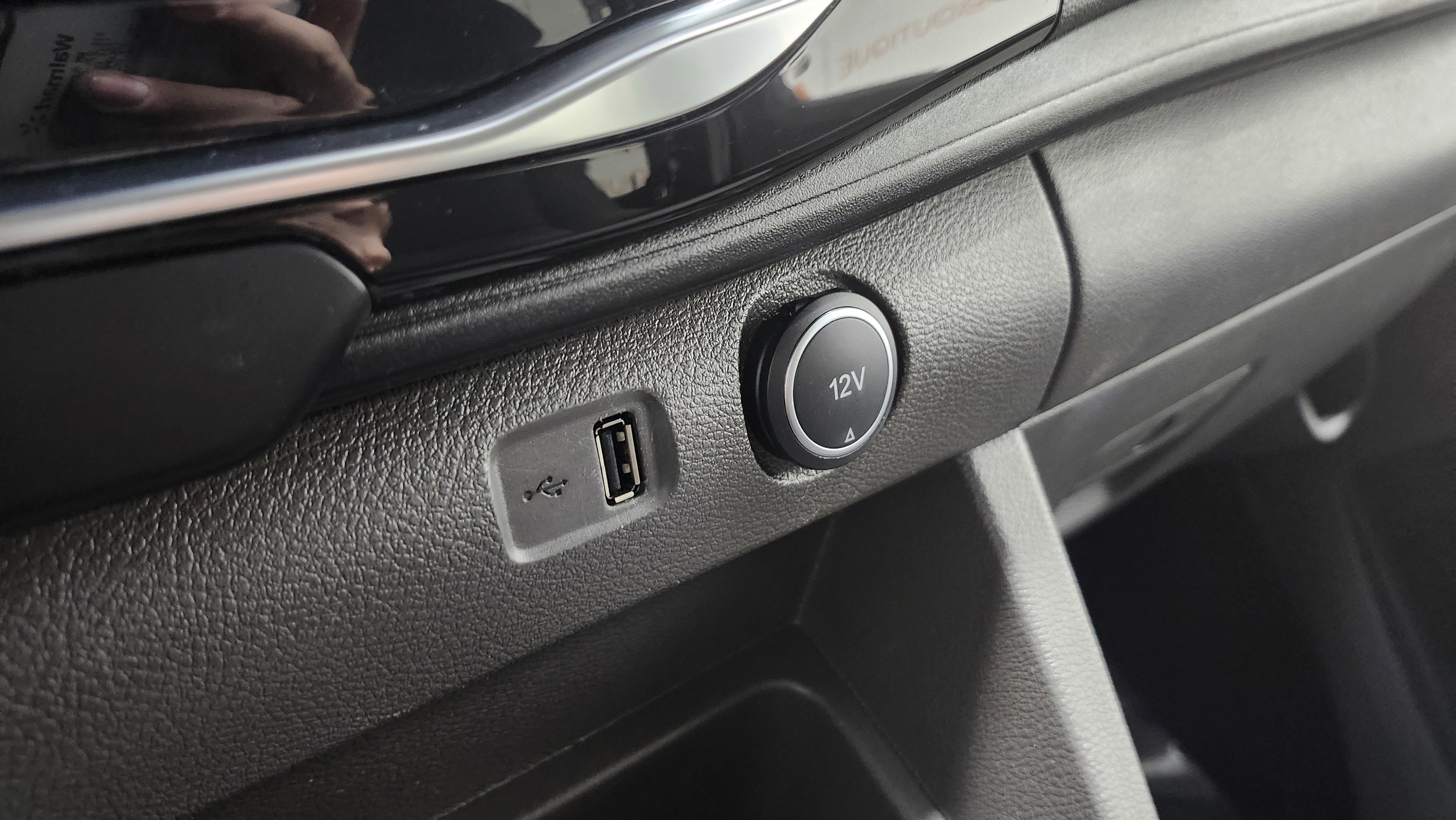 Used 2023 Ford Transit 350 XLT image 9