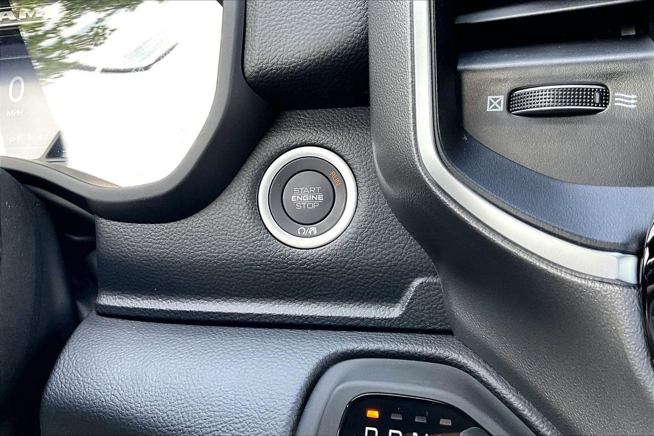 New 2026 RAM 1500 4x4 Crew Cab image 18