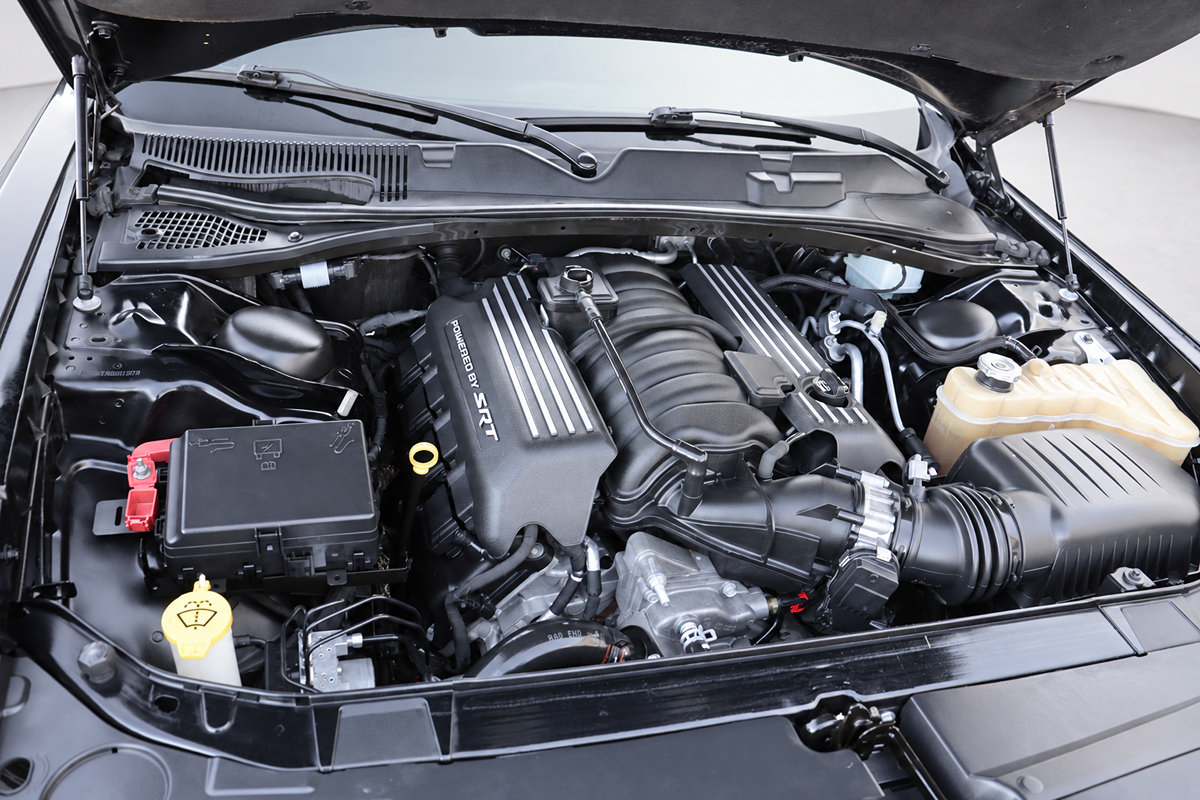 Used 2016 Dodge Challenger R/T Scat Pack w/ Leather Interior Group RWD image 40