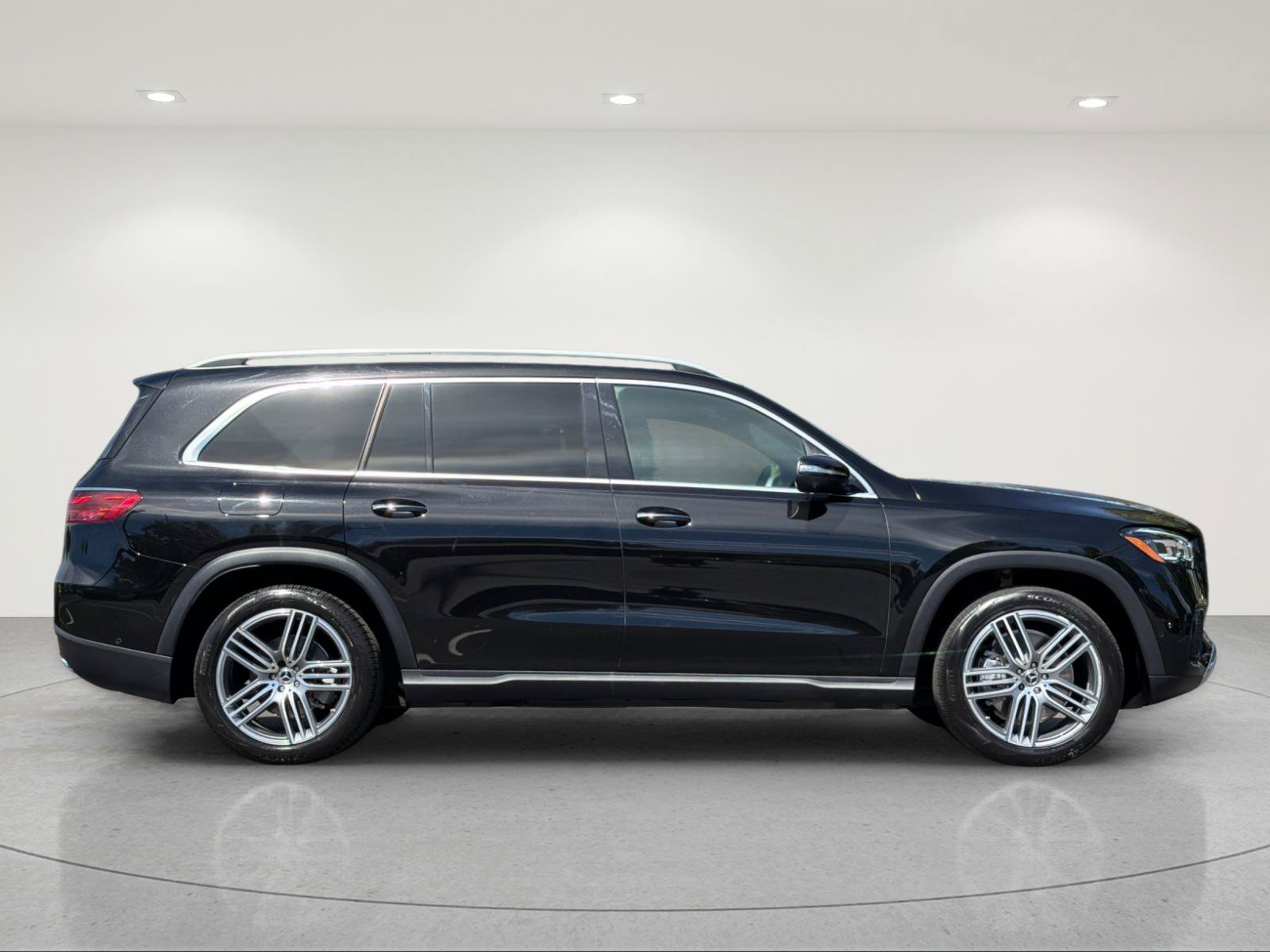 Certified 2024 Mercedes-Benz GLS 450 4MATIC image 6