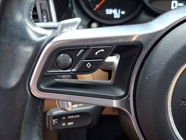 Certified 2018 Porsche Macan AWD/4WD image 25