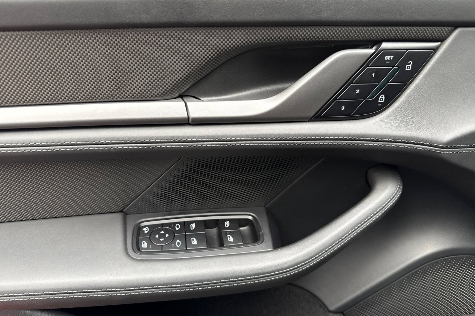 Used 2023 Porsche Taycan GTS image 12